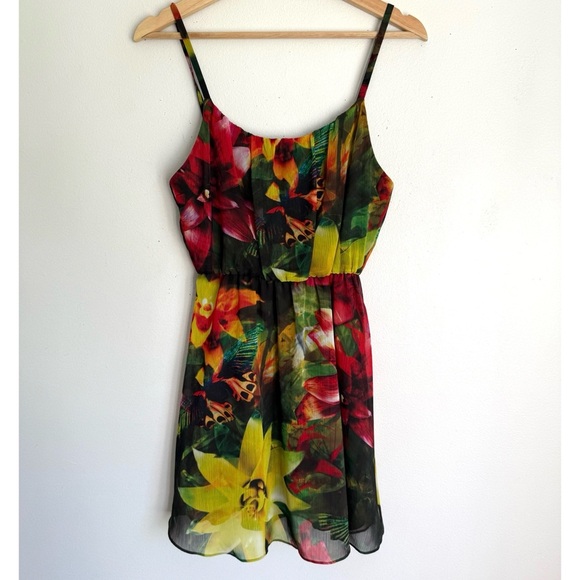 Alice + Olivia Daley Dress in Tropical Jungle Flowers - Picture 2 of 7